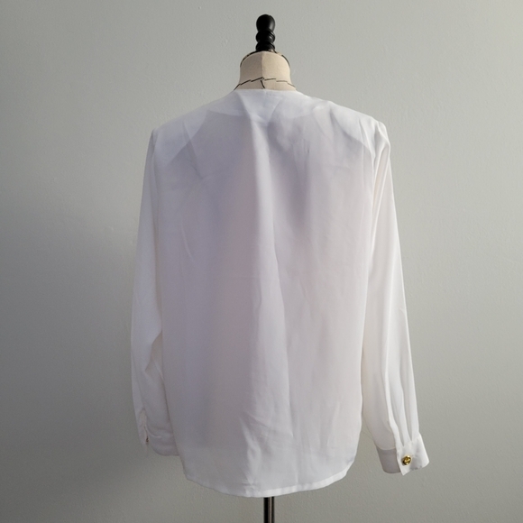 Vintage white Pleated Button Down top - Picture 3 of 11